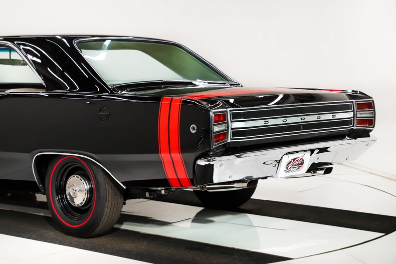 Unknown-Dart-1968-Formal-Black-Pearl-White-42