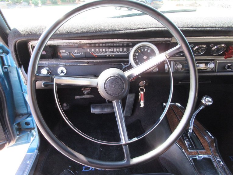 Unknown-Dart-1968-Light-Blue-Metalli-Black-11