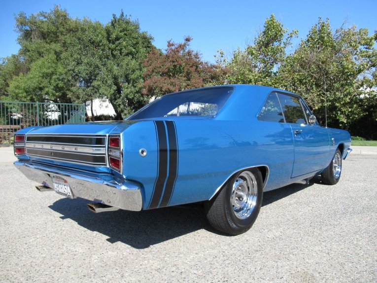 Unknown-Dart-1968-Light-Blue-Metalli-Black-2