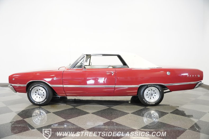 Unknown-Dart-1968-Red-White