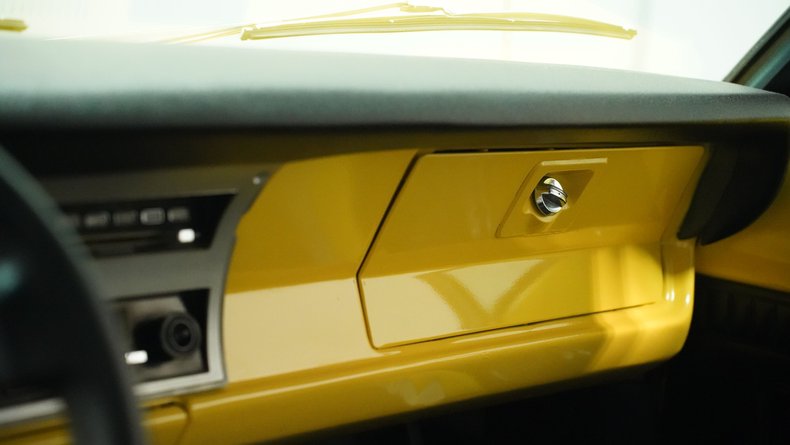 Unknown-Dart-1970-Banana-Black-38