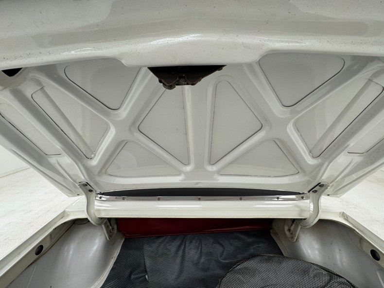 Unknown-Daytona-1964-White-Red-3