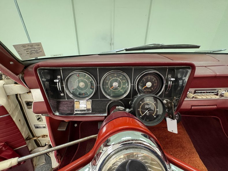 Unknown-Daytona-1964-White-Red-39