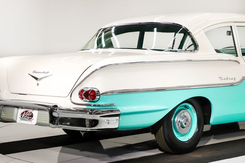 Unknown-Delray-1958-Arctic-White-Green-32