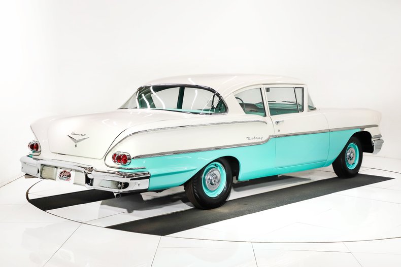 Unknown-Delray-1958-Arctic-White-Green-35