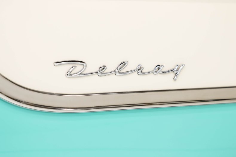 Unknown-Delray-1958-Arctic-White-Green-39