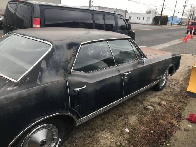 Unknown-Delta-88-1965-Black-1
