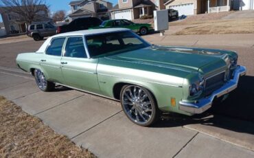 Unknown-Delta-88-1973-GreenWhite-Top-Green-Cloth-17