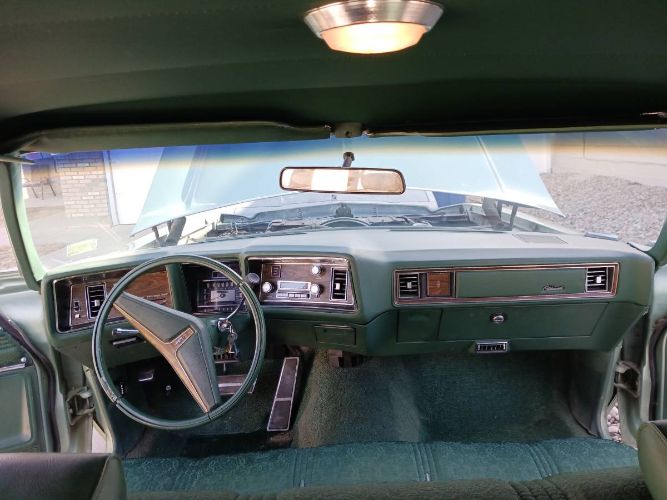 Unknown-Delta-88-1973-GreenWhite-Top-Green-Cloth-8
