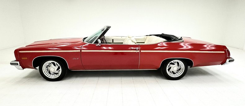 Unknown-Delta-88-1975-Crimson-Red-White-2