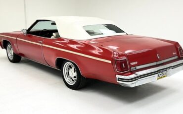 Unknown-Delta-88-1975-Crimson-Red-White-3
