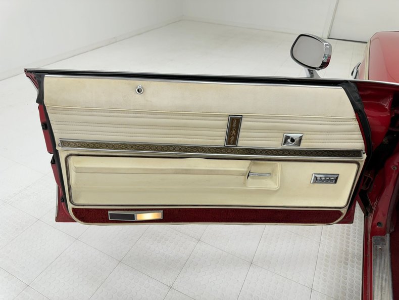 Unknown-Delta-88-1975-Crimson-Red-White-35