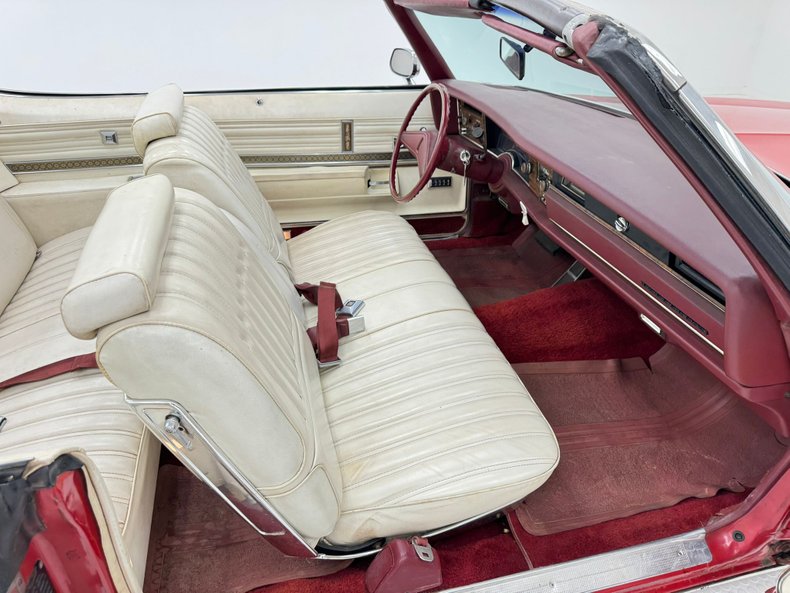 Unknown-Delta-88-1975-Crimson-Red-White-41