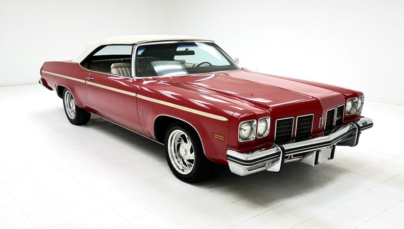 Unknown-Delta-88-1975-Crimson-Red-White-8