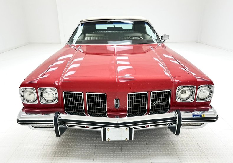 Unknown-Delta-88-1975-Crimson-Red-White-9