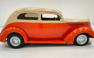 Unknown-Deluxe-1937-Vermillion-Red-Tan-4