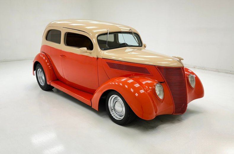 Unknown-Deluxe-1937-Vermillion-Red-Tan-7