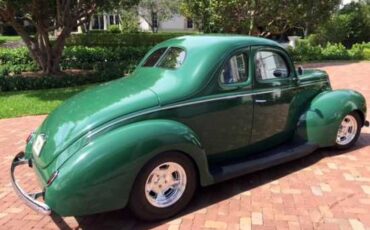 Unknown-Deluxe-1939-Green-Tan-3