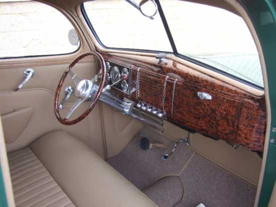 Unknown-Deluxe-1939-Green-Tan-6