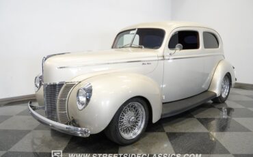 Unknown-Deluxe-1940-Beige-Red-12