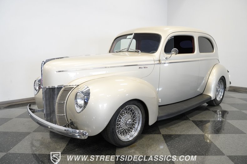 Unknown-Deluxe-1940-Beige-Red-12