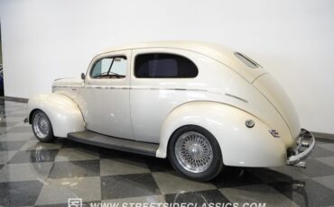 Unknown-Deluxe-1940-Beige-Red-15