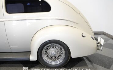 Unknown-Deluxe-1940-Beige-Red-18