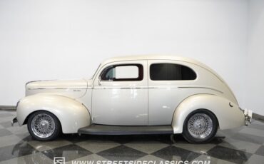 Unknown-Deluxe-1940-Beige-Red