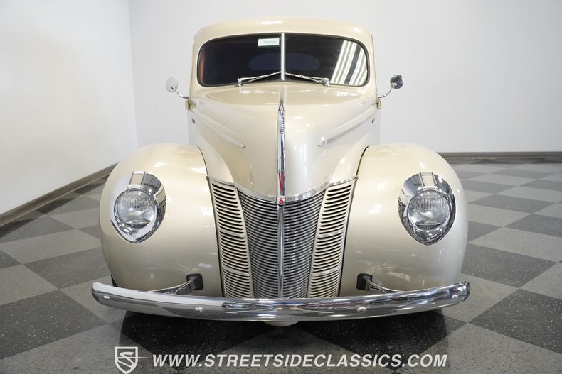 Unknown-Deluxe-1940-Beige-Red-4
