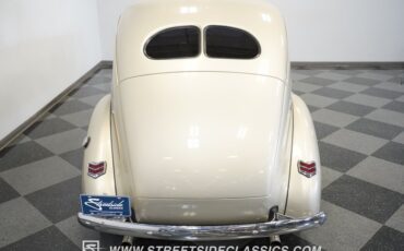 Unknown-Deluxe-1940-Beige-Red-40