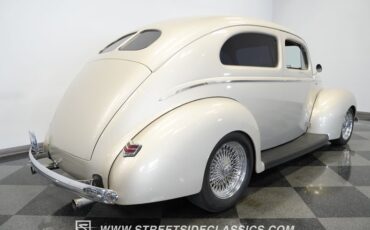 Unknown-Deluxe-1940-Beige-Red-42