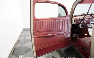 Unknown-Deluxe-1940-Beige-Red-48