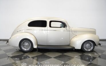 Unknown-Deluxe-1940-Beige-Red-7