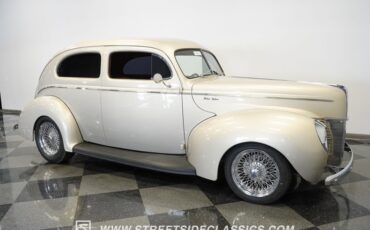 Unknown-Deluxe-1940-Beige-Red-8