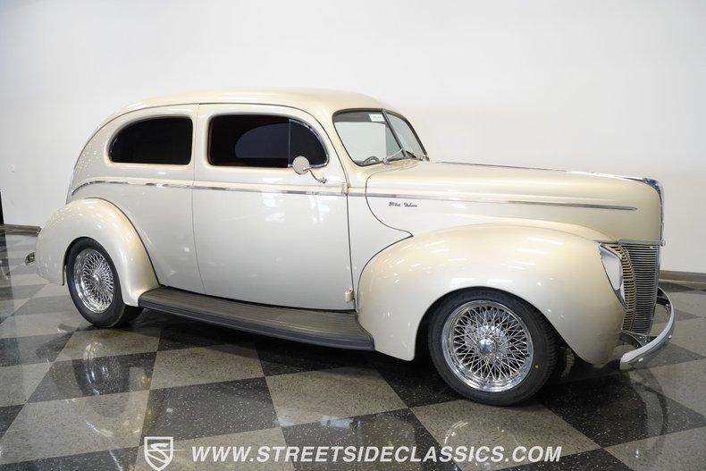 Unknown-Deluxe-1940-Beige-Red-8