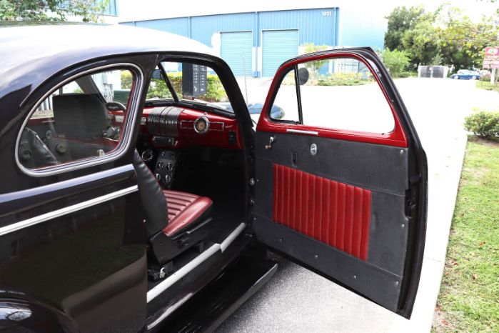 Unknown-Deluxe-1940-Black-Red-7