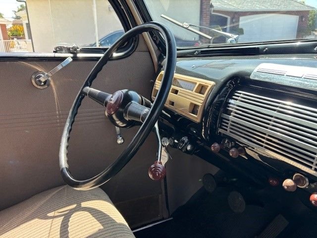 Unknown-Deluxe-1940-Black-Tan-11