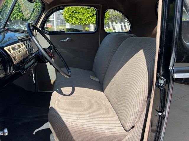 Unknown-Deluxe-1940-Black-Tan-2