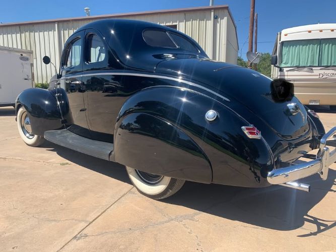 Unknown-Deluxe-1940-Black-Tan-2