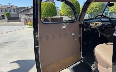 Unknown-Deluxe-1940-Black-Tan-3