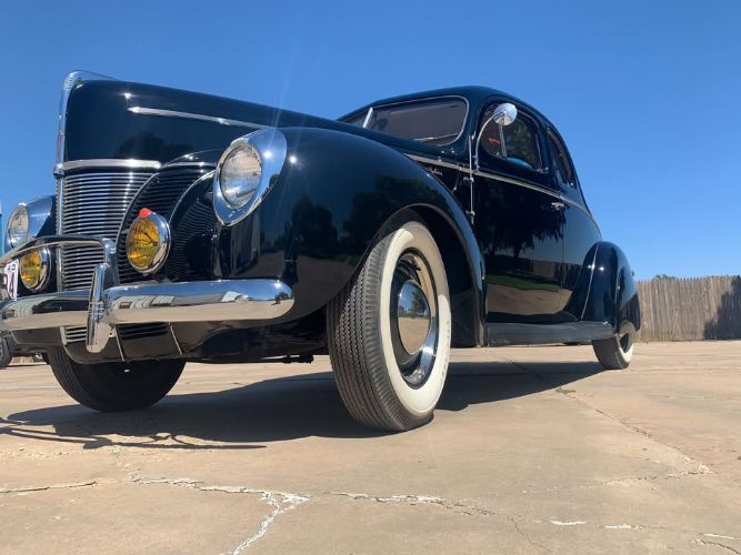 Unknown-Deluxe-1940-Black-Tan-7