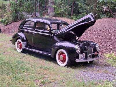 Unknown-Deluxe-1940-Black-amp-Yuba-Gold-4