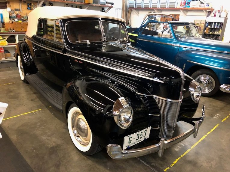 Unknown-Deluxe-1940-Black-tan-1
