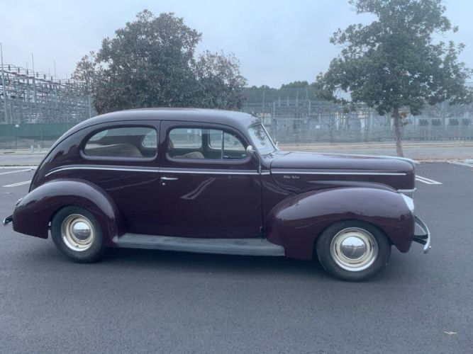 Unknown-Deluxe-1940-Burgundy-Gray-13