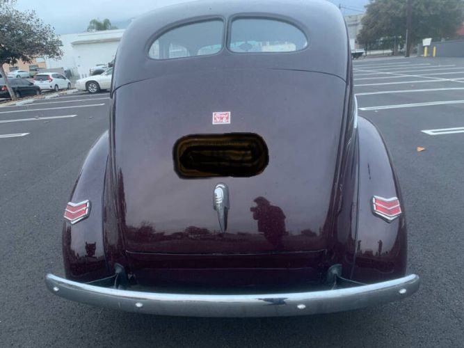 Unknown-Deluxe-1940-Burgundy-Gray-2