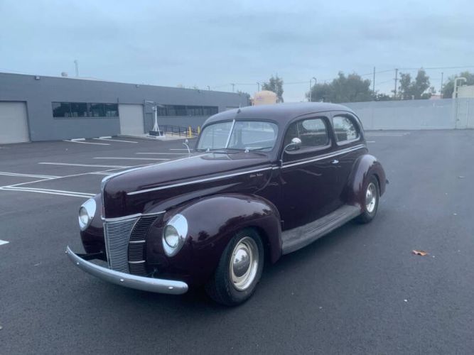 Unknown-Deluxe-1940-Burgundy-Gray