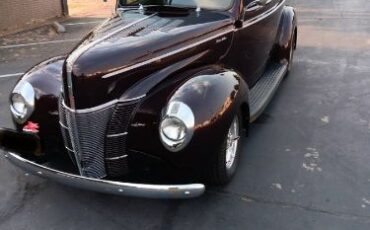 Unknown-Deluxe-1940-Custom-1