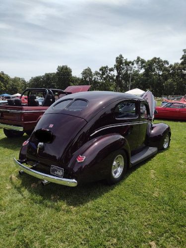 Unknown-Deluxe-1940-Custom-3