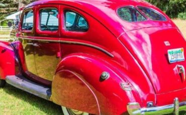 Unknown-Deluxe-1940-Custom-3