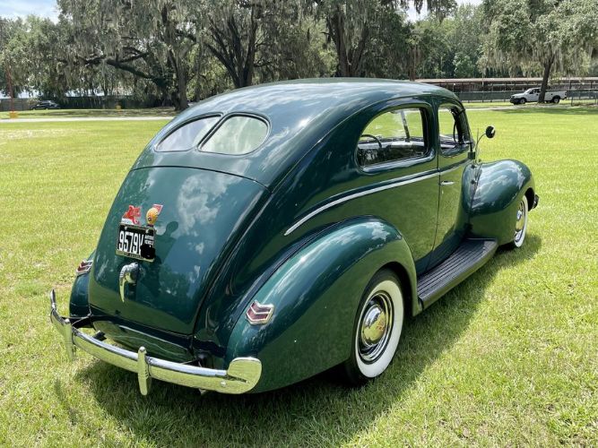 Unknown-Deluxe-1940-Green-1